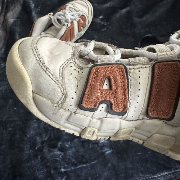 Nike Air More Uptempo Shoes Youth Size 2Y Basketball Suede DZ5322-001 - Picture 10 of 16